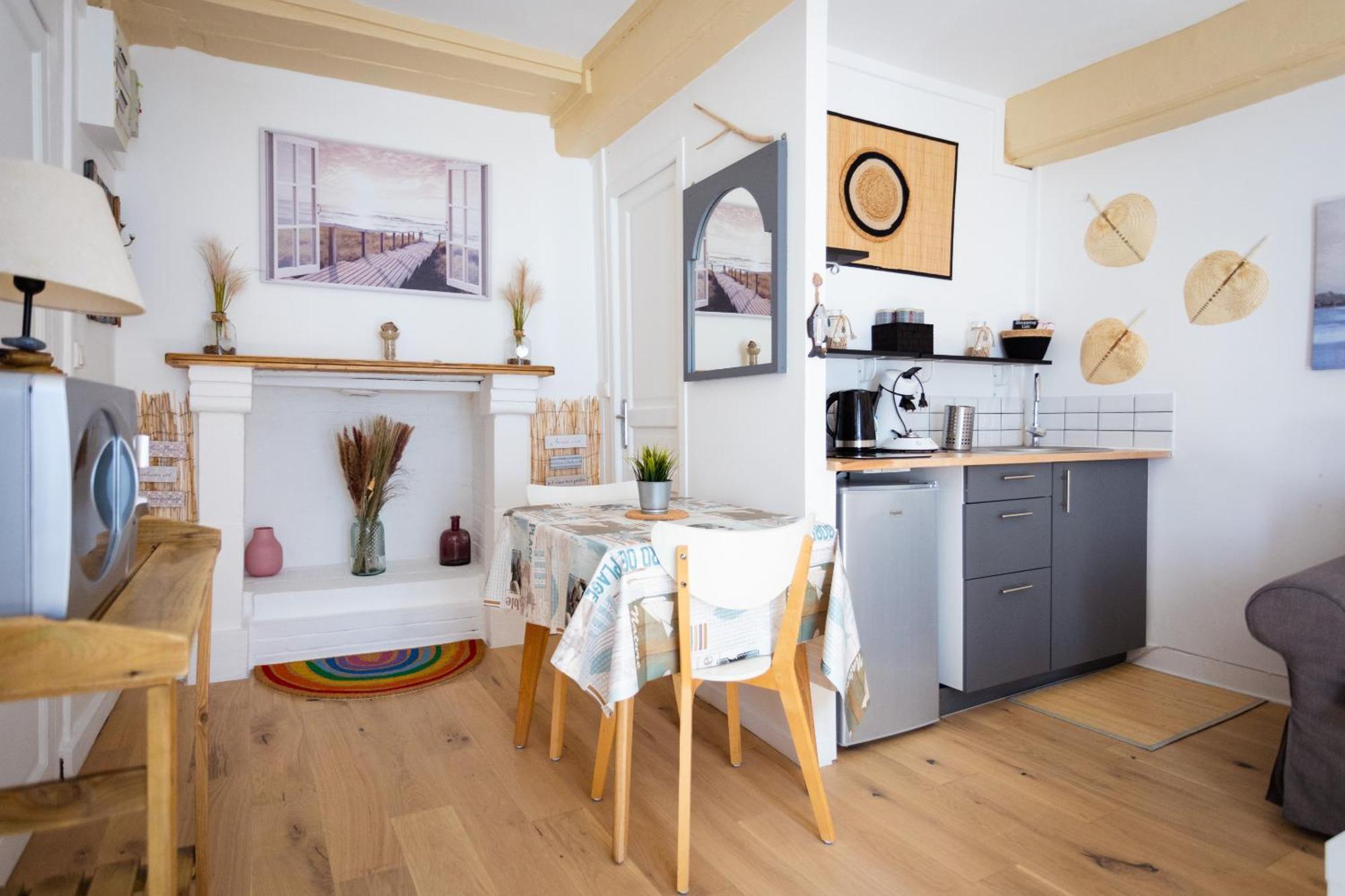 La Villa Au Petit Bonheur Honfleur Exteriör bild